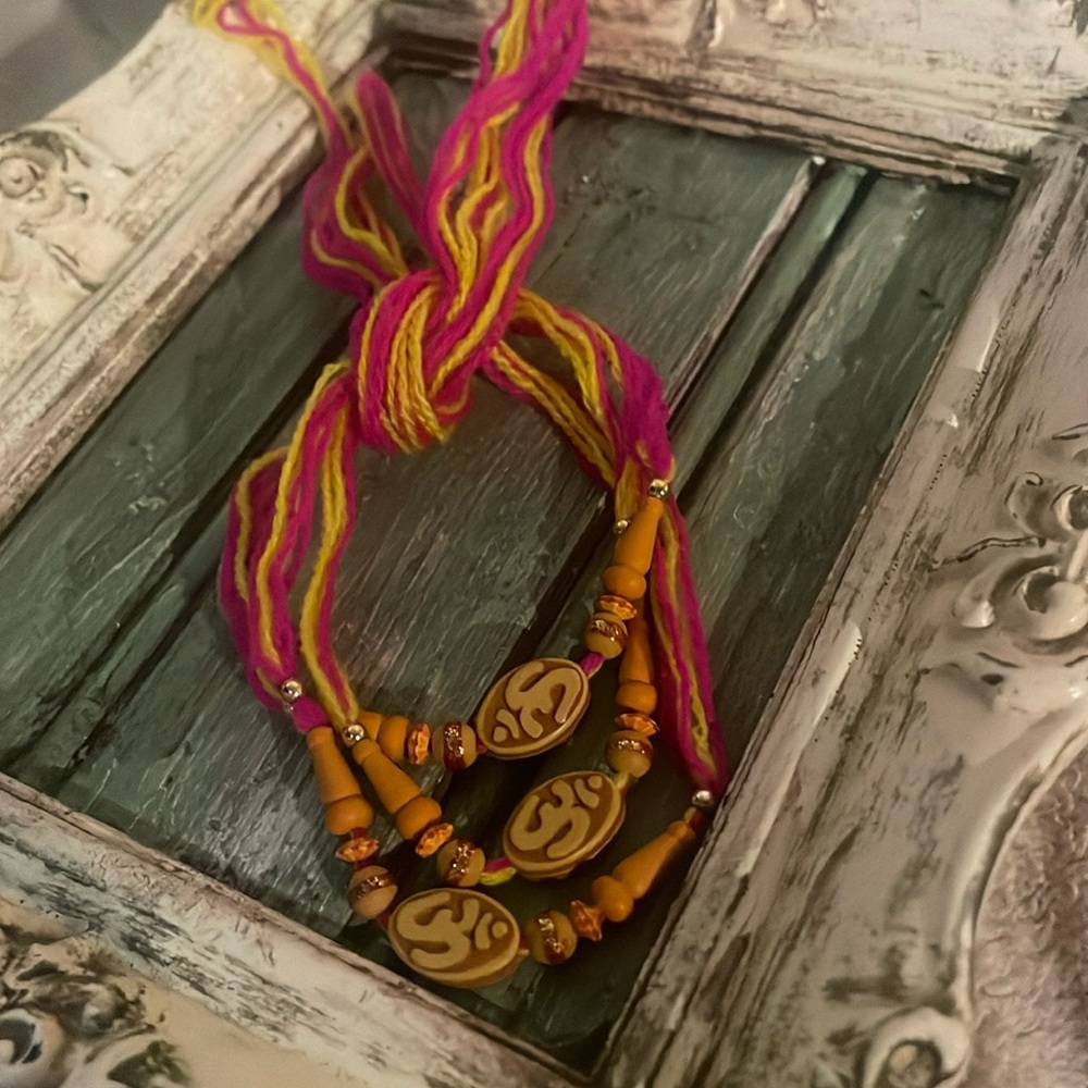 Set of 3 thread bracelets